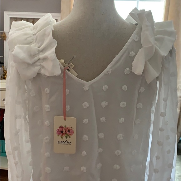 Entro white shoulder ruffle small dot top - Picture 3 of 3